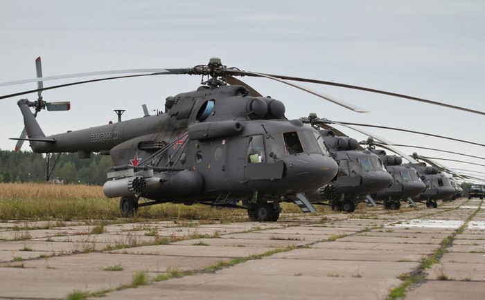 Những chiếc Mi-8 đang nằm chợ lệnh xuất kích